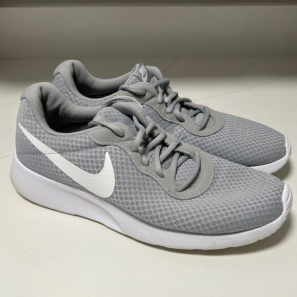 Nike Tanjun Men’s Running Shoes in a Gray/White Color way - Sz 11.5 - Picture 1 of 8
